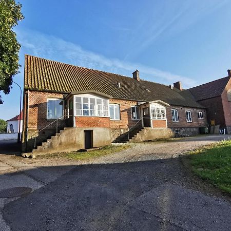 Apartamento Gamla Skolan Rum & Oevernattning I Spjutstorp Exterior foto