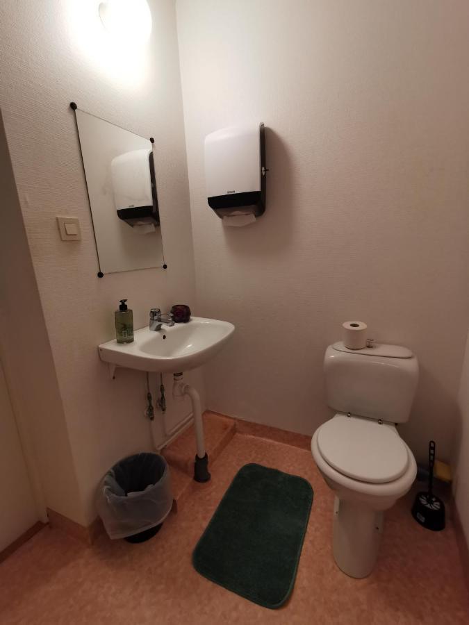 Apartamento Gamla Skolan Rum & Oevernattning I Spjutstorp Exterior foto