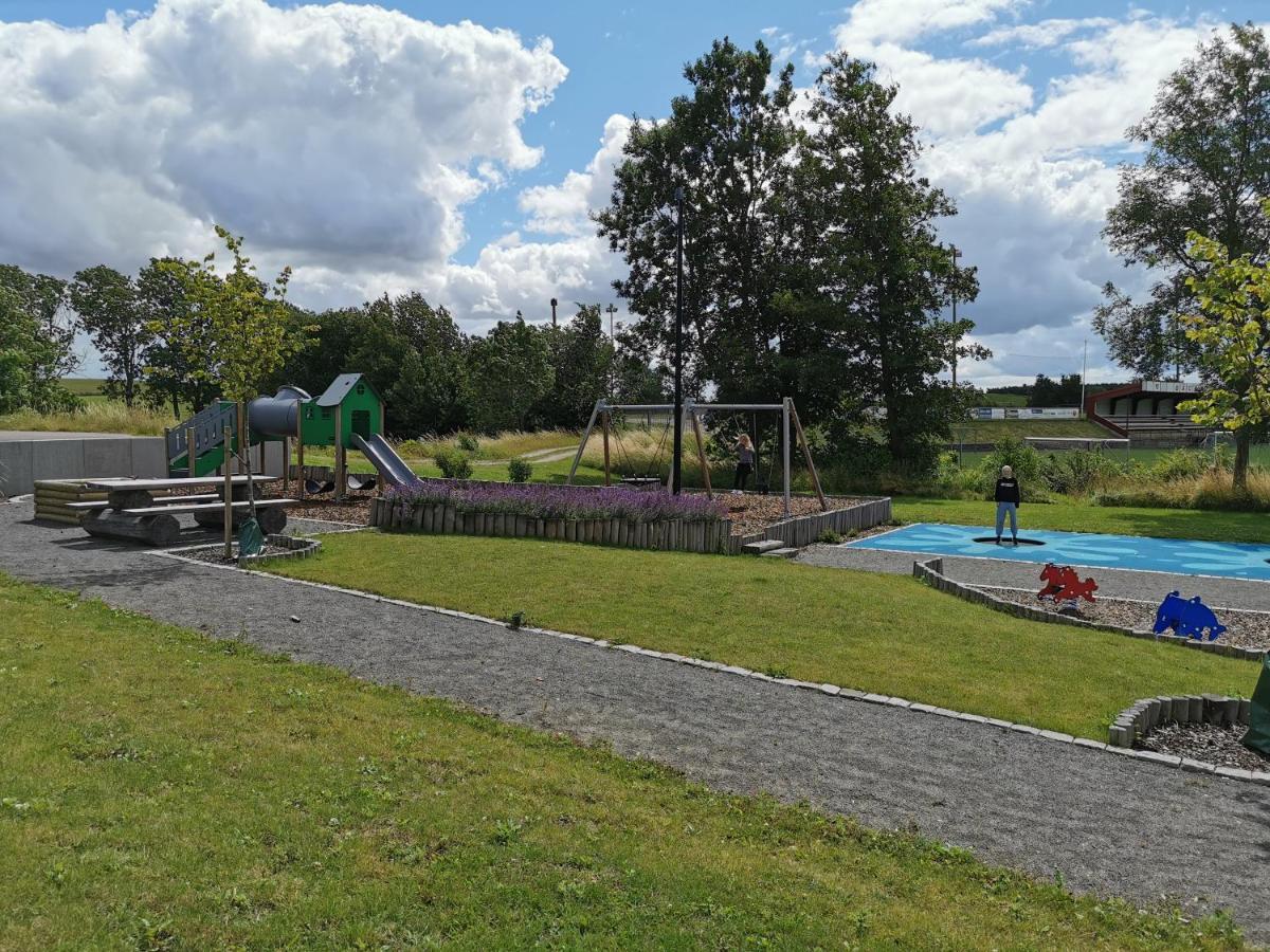 Apartamento Gamla Skolan Rum & Oevernattning I Spjutstorp Exterior foto